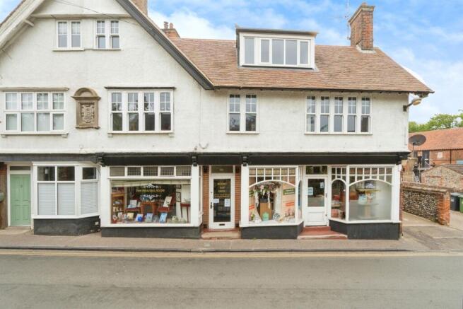 3 bed property, in High Street, £325,000