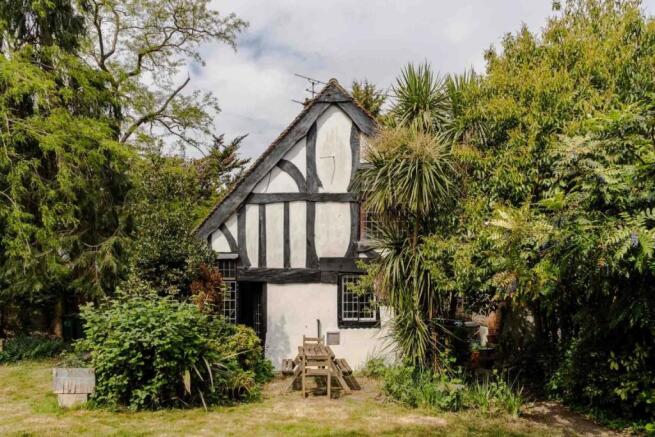 3 bed property, in Buck Lane, £825,000