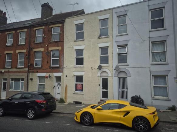 3 bed property, in 9, £145,000