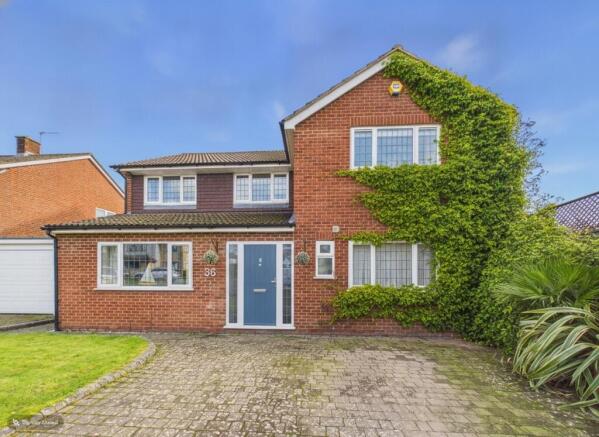 4 bed property, in Crossfell Road, £825,000