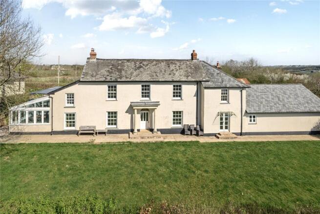6 bed property, in East Worlington, £995,000