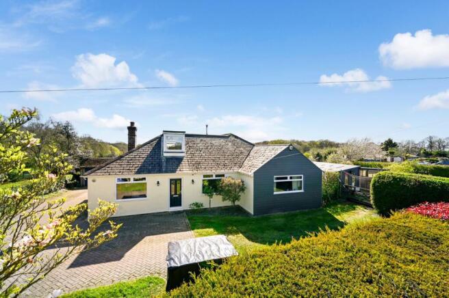 4 bed property, in Ashford Road, £750,000
