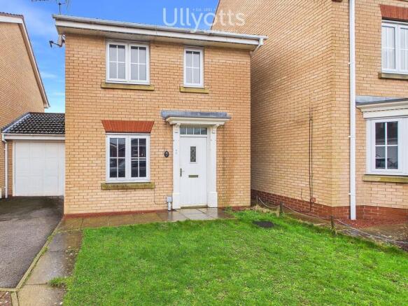 3 bed property, in Waterdale Close, £184,750