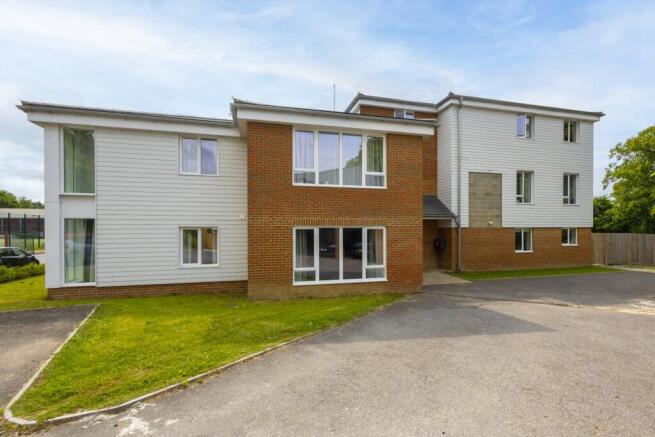 2 bed property, in Flat 1 The Mill At Homewood, £250,000