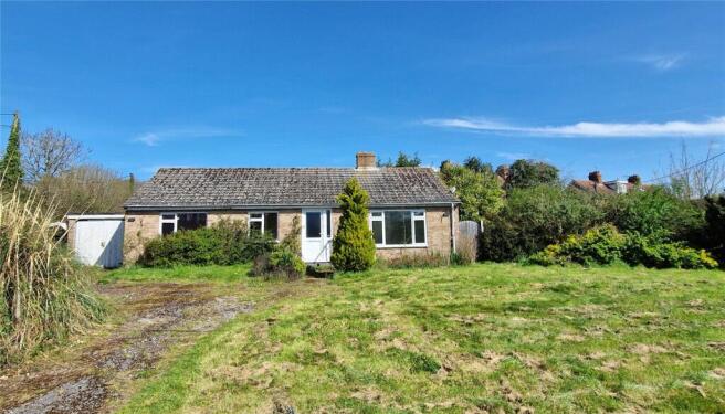 3 bed property, in Hindon Road, £295,000