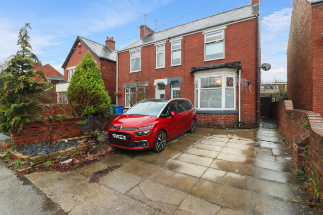 3 bed property, in 205, £279,950
