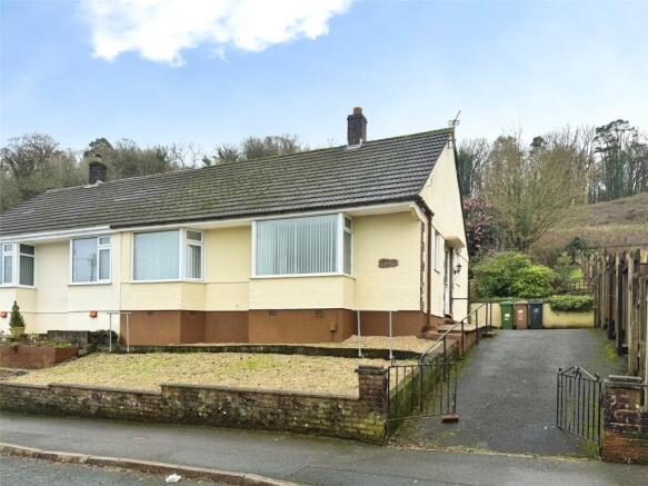 2 bed property, in Amados Drive, £229,950