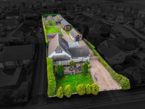 6 bed property, in Moor Lane North, £750,000