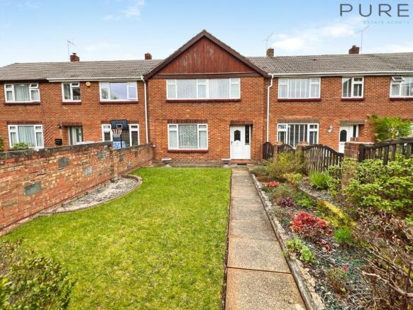 3 bed property, in Clifton Gardens, £299,950
