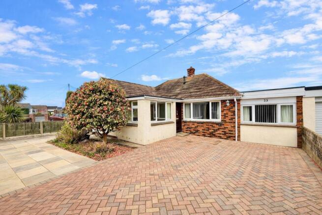 4 bed property, in Smardon Avenue, £375,000