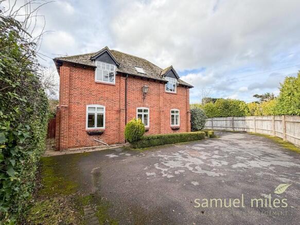 4 bed property, in Nore Marsh Road, £585,000