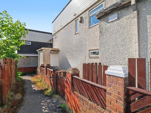 3 bed property, in 34 North Byland, £30,000