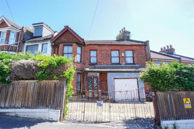 4 bed property, in Athelstan Road, £295,000