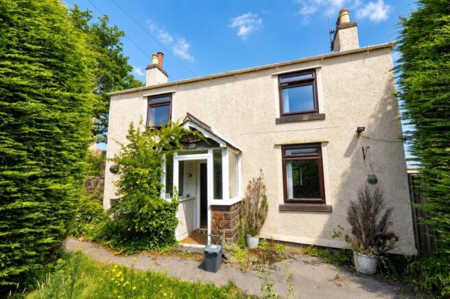 2 bed property, in Pensby Road, £260,000
