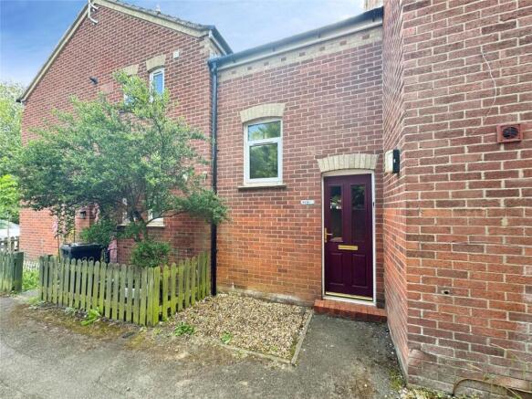 2 bed property, in Minerva Way, £190,000