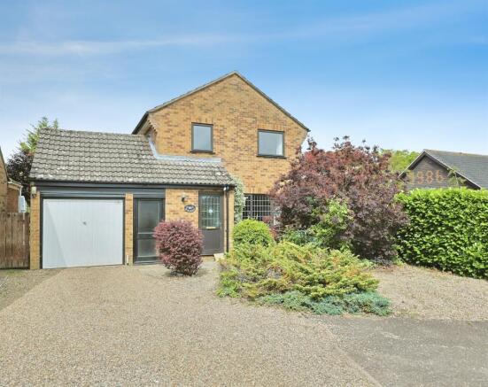 4 bed property, in Beloe Avenue, £300,000