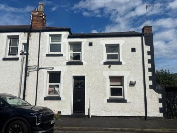 1 bed property, in 14 Evans Road, £90,000