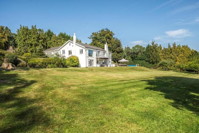 6 bed property, in Ticehurst, £1,850,000