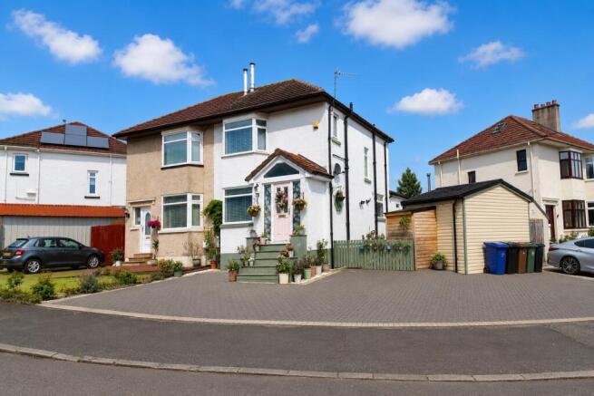 4 bed property, in Broomlea Crescent, £249,995