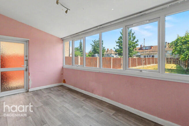 3 bed property, in 74 Review Road, £425,000