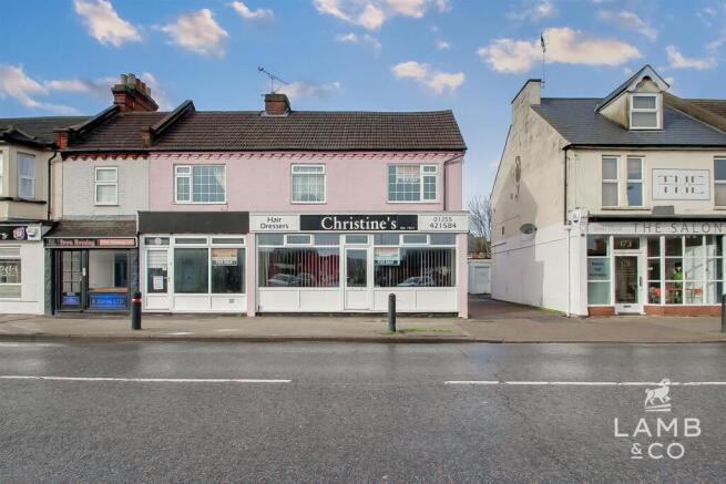 3 bed property, in Old Road, £254,000