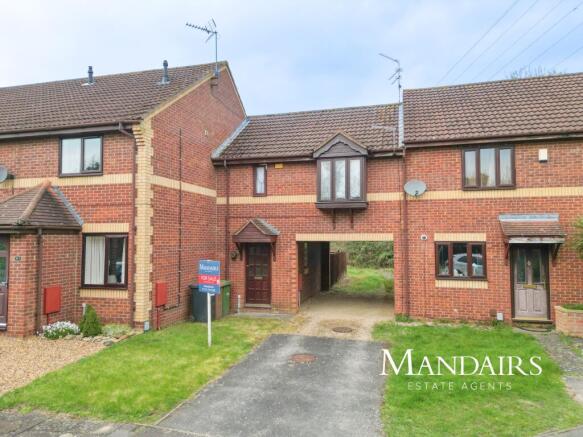 1 bed property, in Farriers Court, £120,000