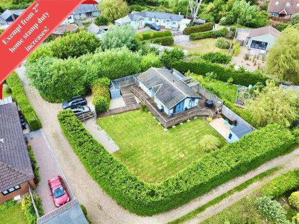 2 bed property, in Marsham Brook Lane, £300,000