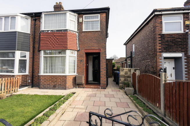 3 bed property, in Lydgate Road, £210,000