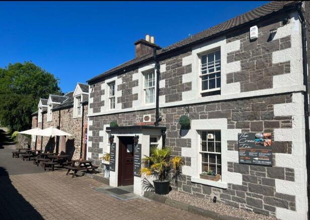 4 bed property, in The Crees Inn, £325,000