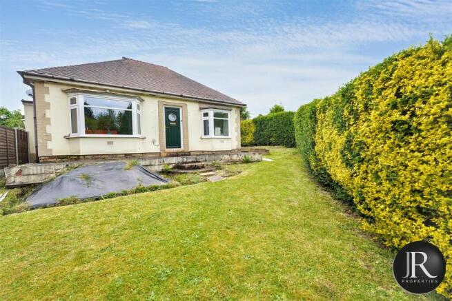 2 bed property, in Armitage Road, £340,000