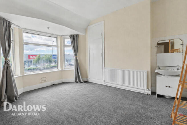 3 bed property, in Newport Road, £240,000