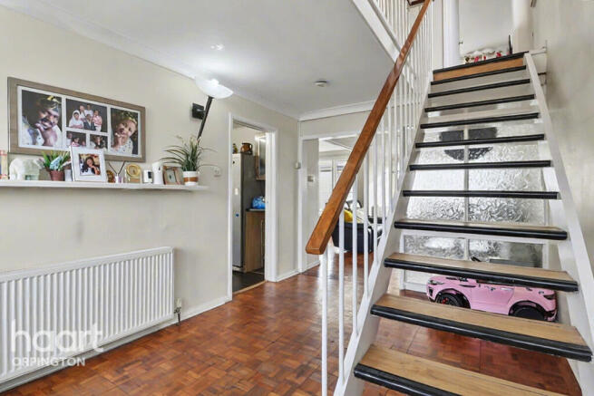 4 bed property, in Eldred Drive, £525,000