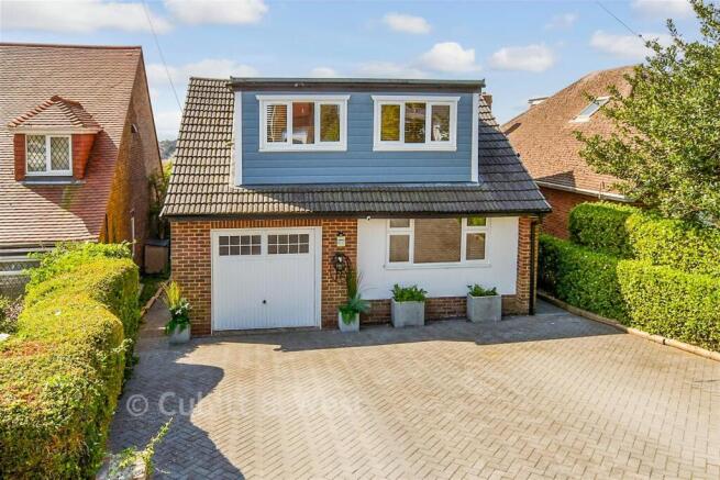4 bed property, in Crescent Drive North, £650,000