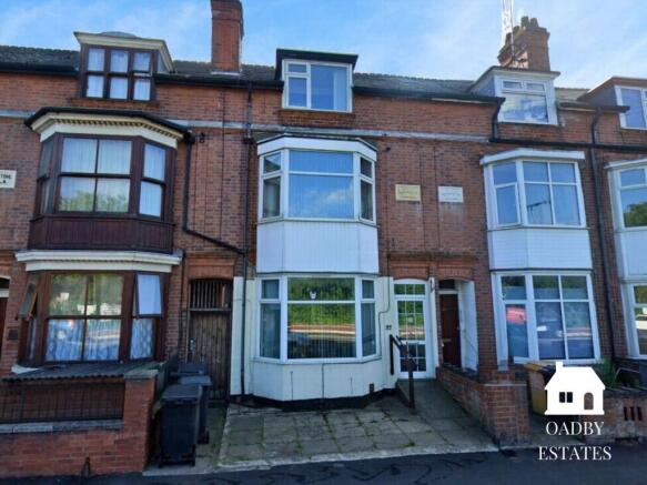 5 bed property, in Fosse Road North, £275,000
