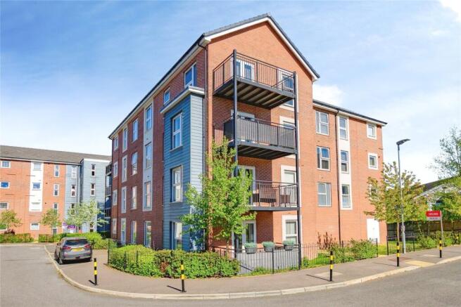2 bed property, in Dukeminster Road, £240,000