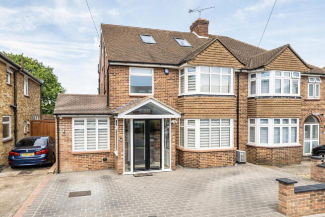 5 bed property, in Greystoke Avenue, £1,225,000