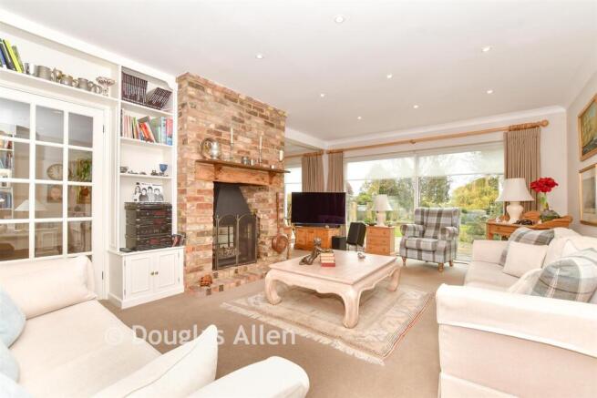 4 bed property, in London Road, £900,000