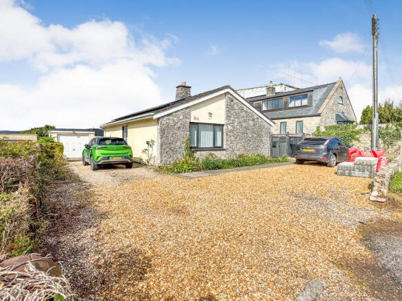 3 bed property, in Wells Road, £450,000