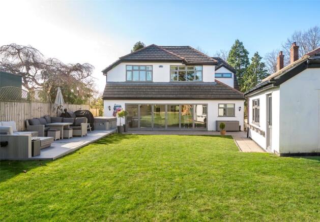 5 bed property, in Kingsway, £975,000