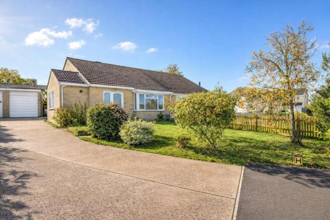 3 bed property, in Styles Close, £315,000