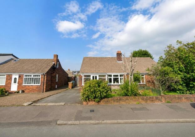 2 bed property, in Egremont Road, £300,000