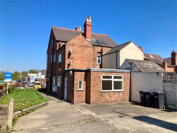 4 bed property, in Chester Road East, £215,000