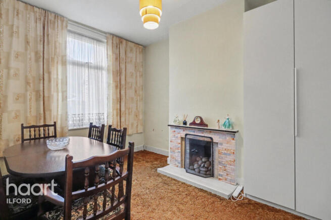 3 bed property, in Monteagle Avenue, £450,000