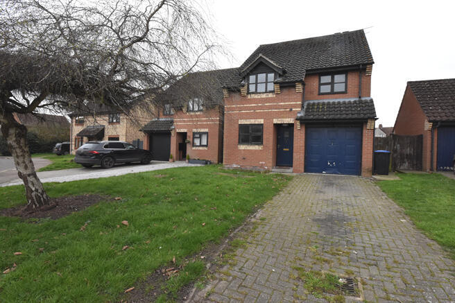 3 bed property, in Glebe Way, £285,000