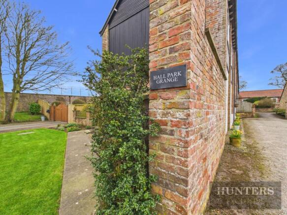 3 bed property, in Hall Park Road, £350,000