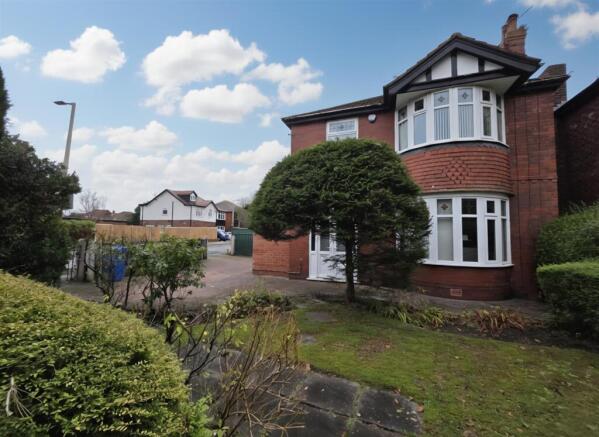 4 bed property, in Gatley Road, £585,000