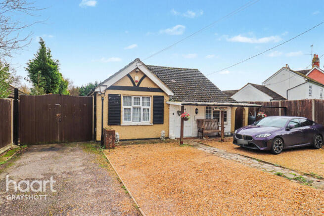 3 bed property, in Chalet Hill, £735,000