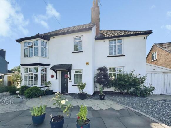 5 bed property, in Braunstone Lane East, £575,000