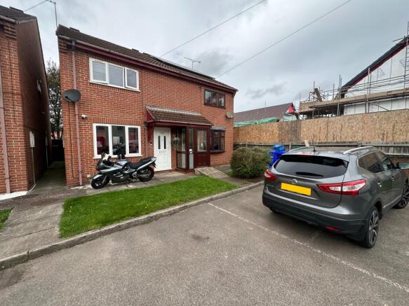 2 bed property, in Short Street, £155,000