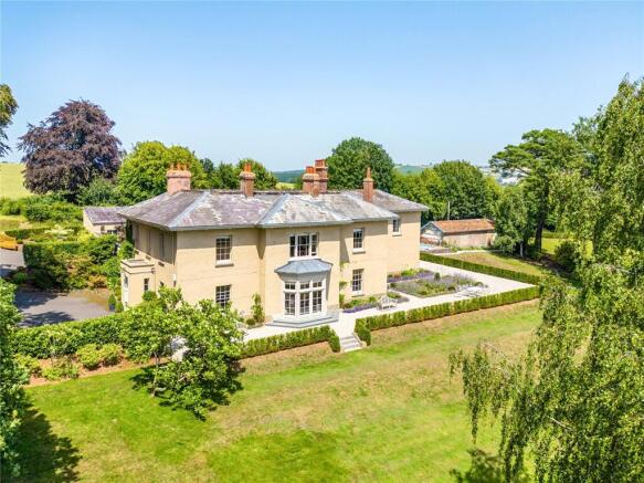 6 bed property, in Shobrooke, £1,750,000